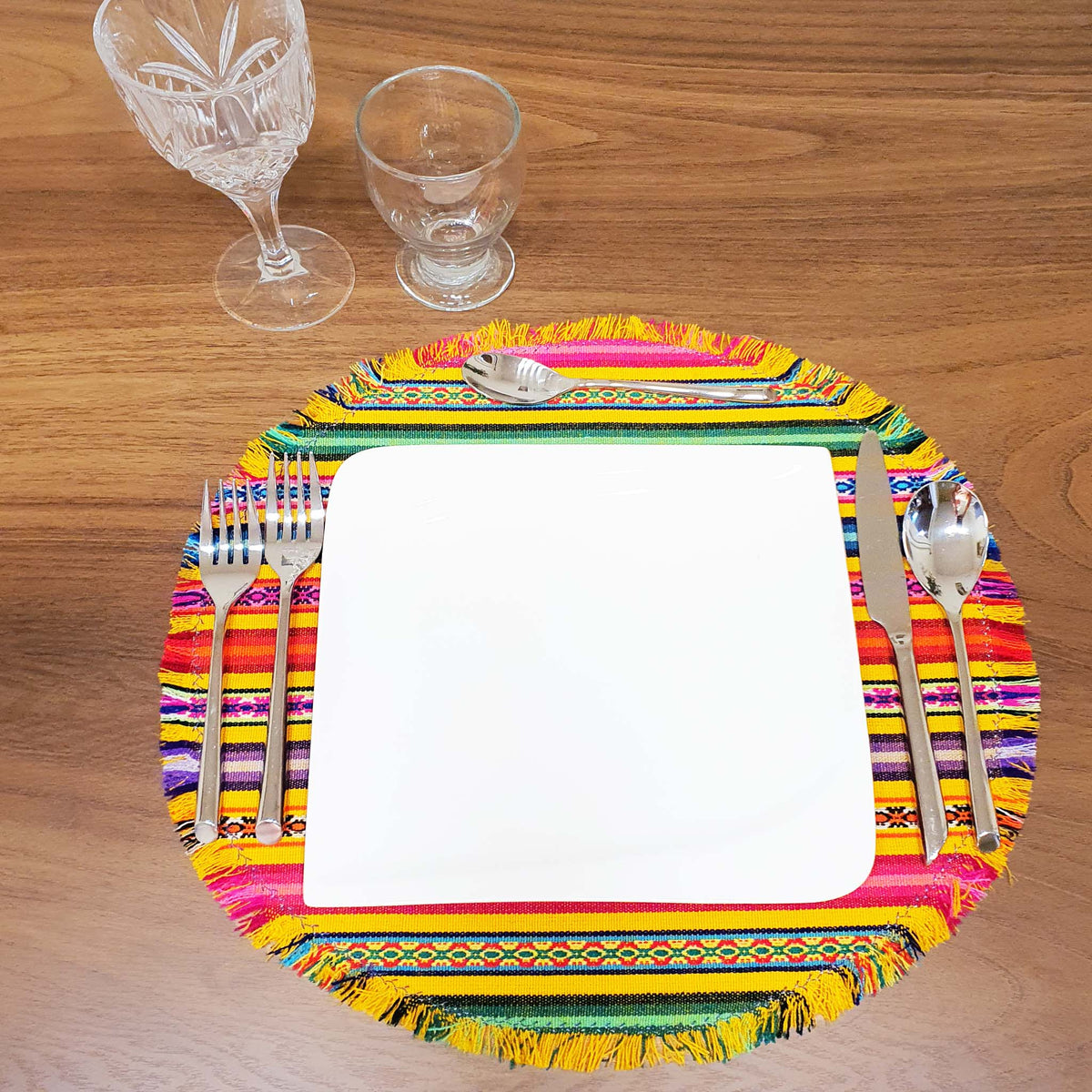 round, oval, placemats, placements, table topper, andean, Peruvian, aguayo, andinos, redondos, individuales, Cusco, housewarming gift, yellow, magenta